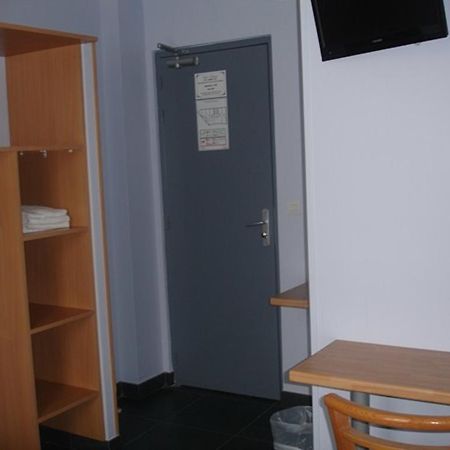 Hotel Moderne Нантерр Екстер'єр фото